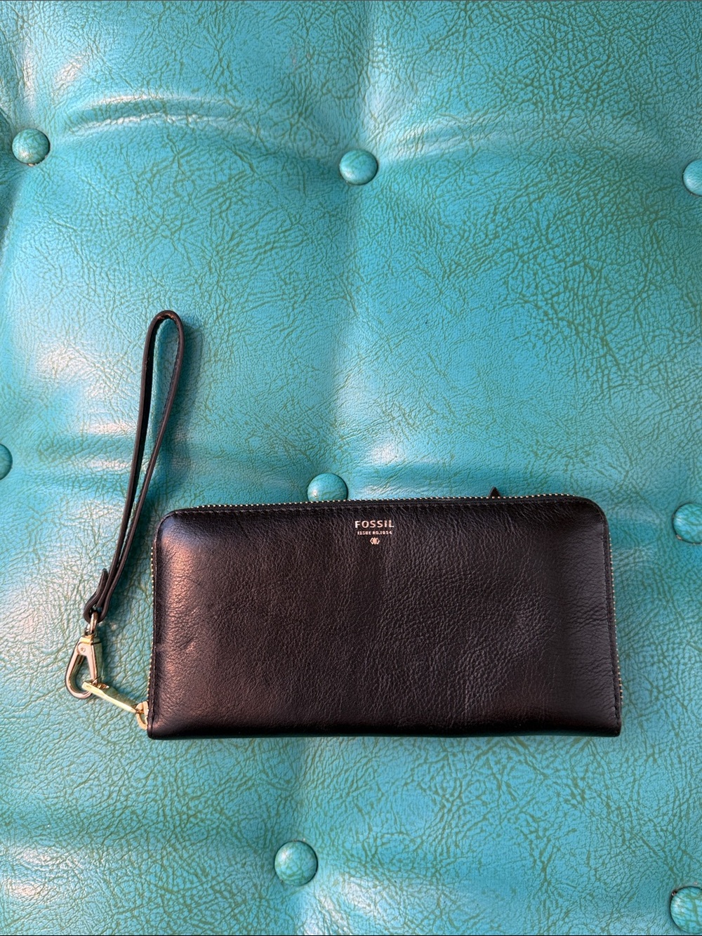 Fossil Black Zip-Around Pebbled Leather Wallet Wristlet Classic
